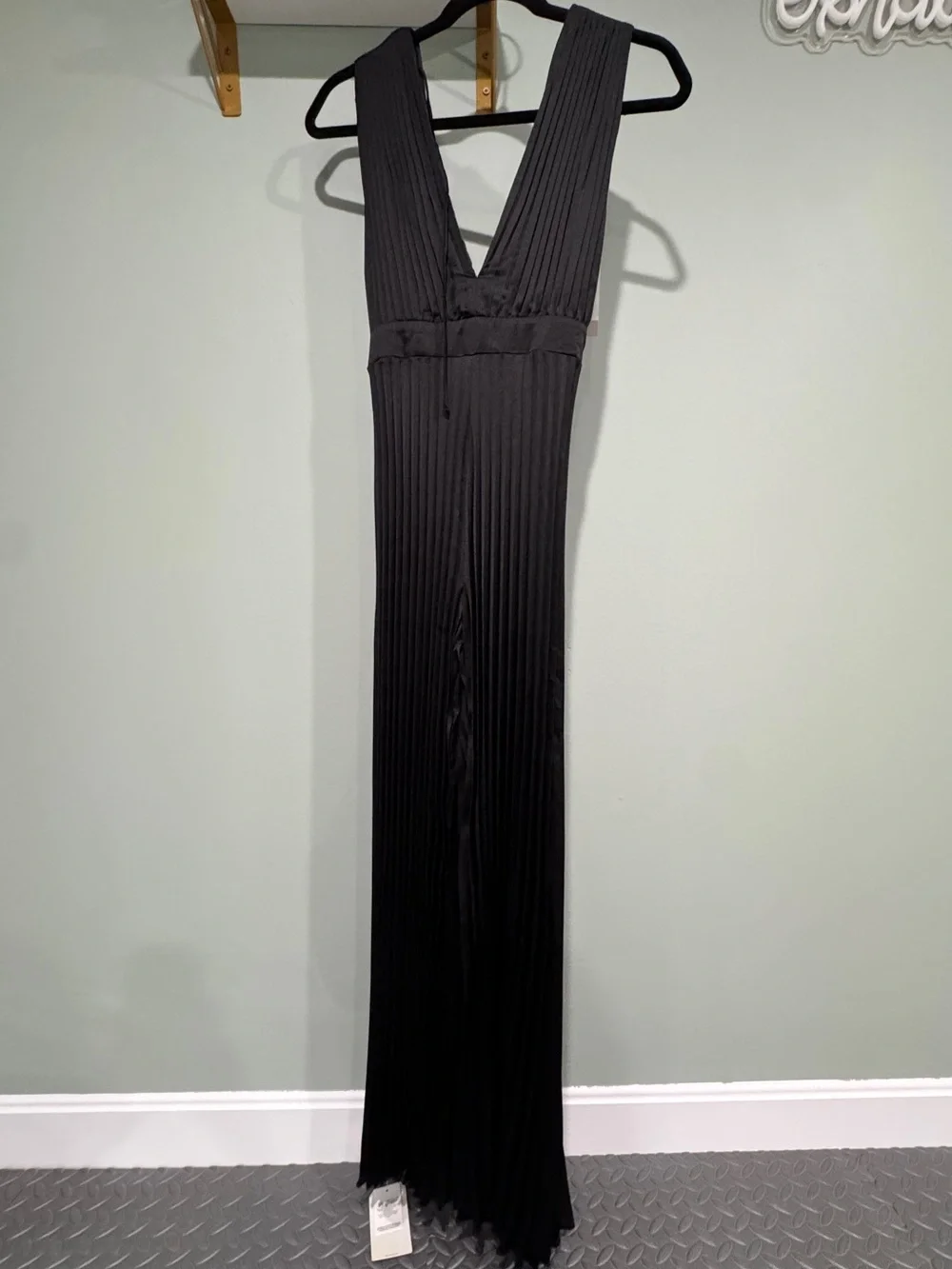 Sleeveless Black Pleated V-Neck Maxi Pants